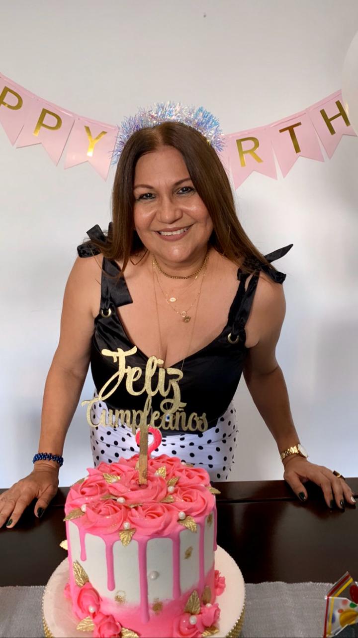 La cumpleañera, Socorro Castaño.